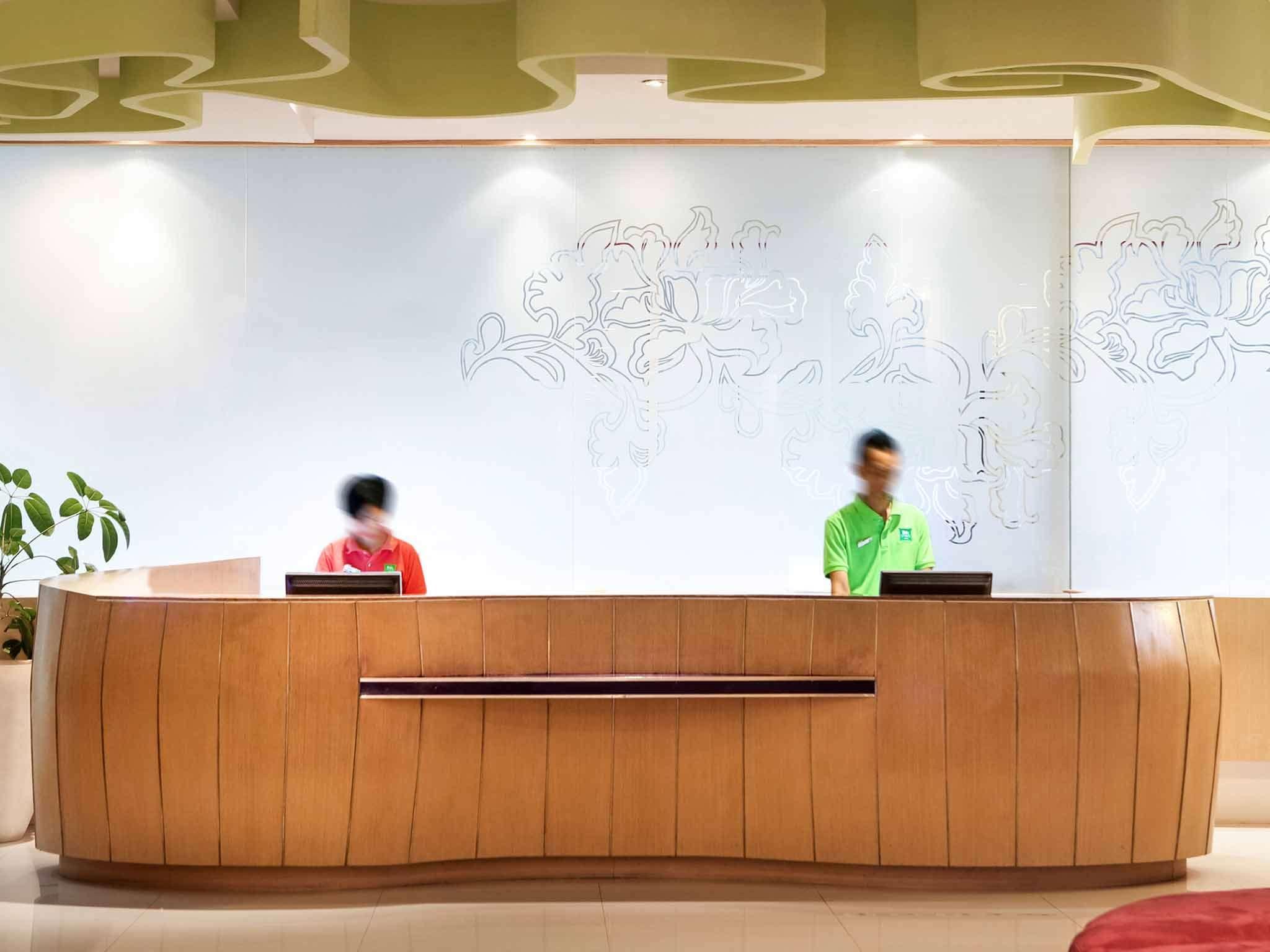 ibis Styles Yogyakarta Hotel Kültér fotó