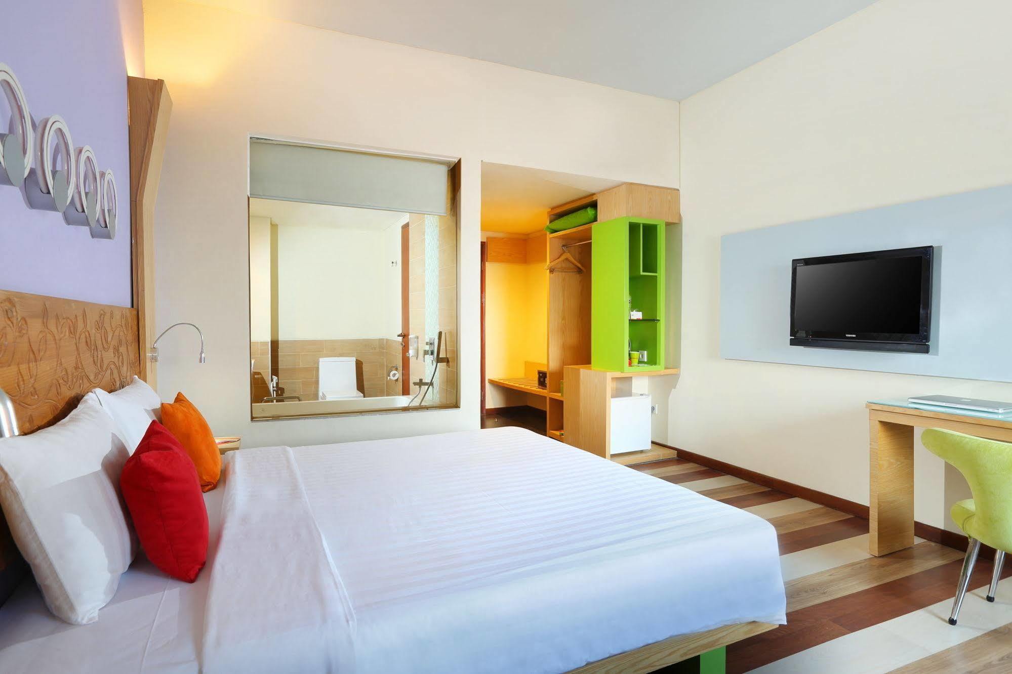ibis Styles Yogyakarta Hotel Kültér fotó