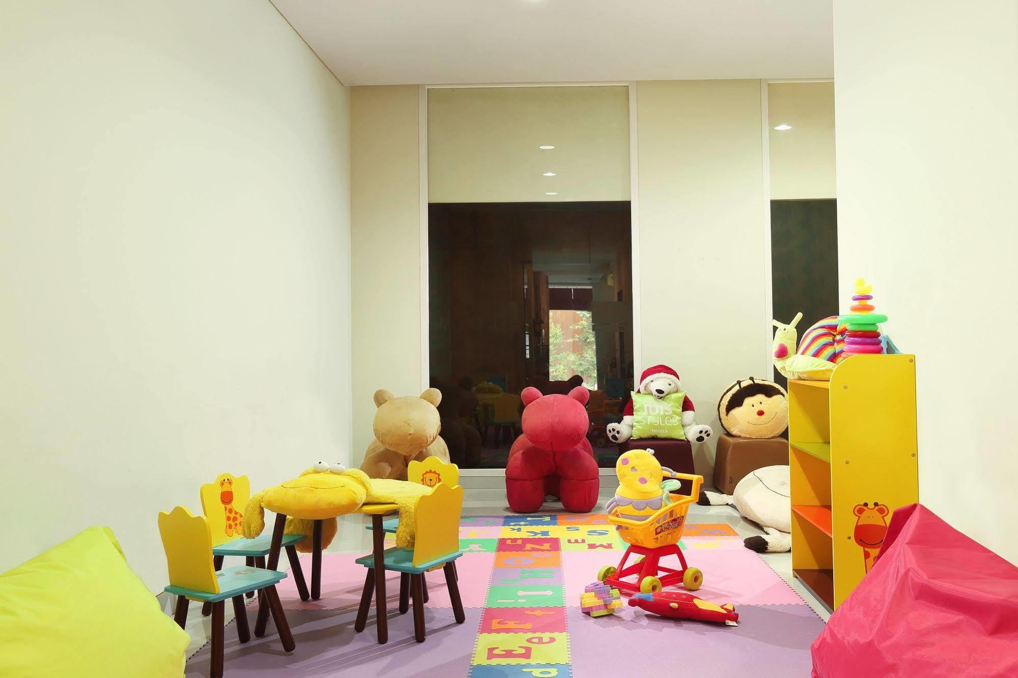 ibis Styles Yogyakarta Hotel Kültér fotó