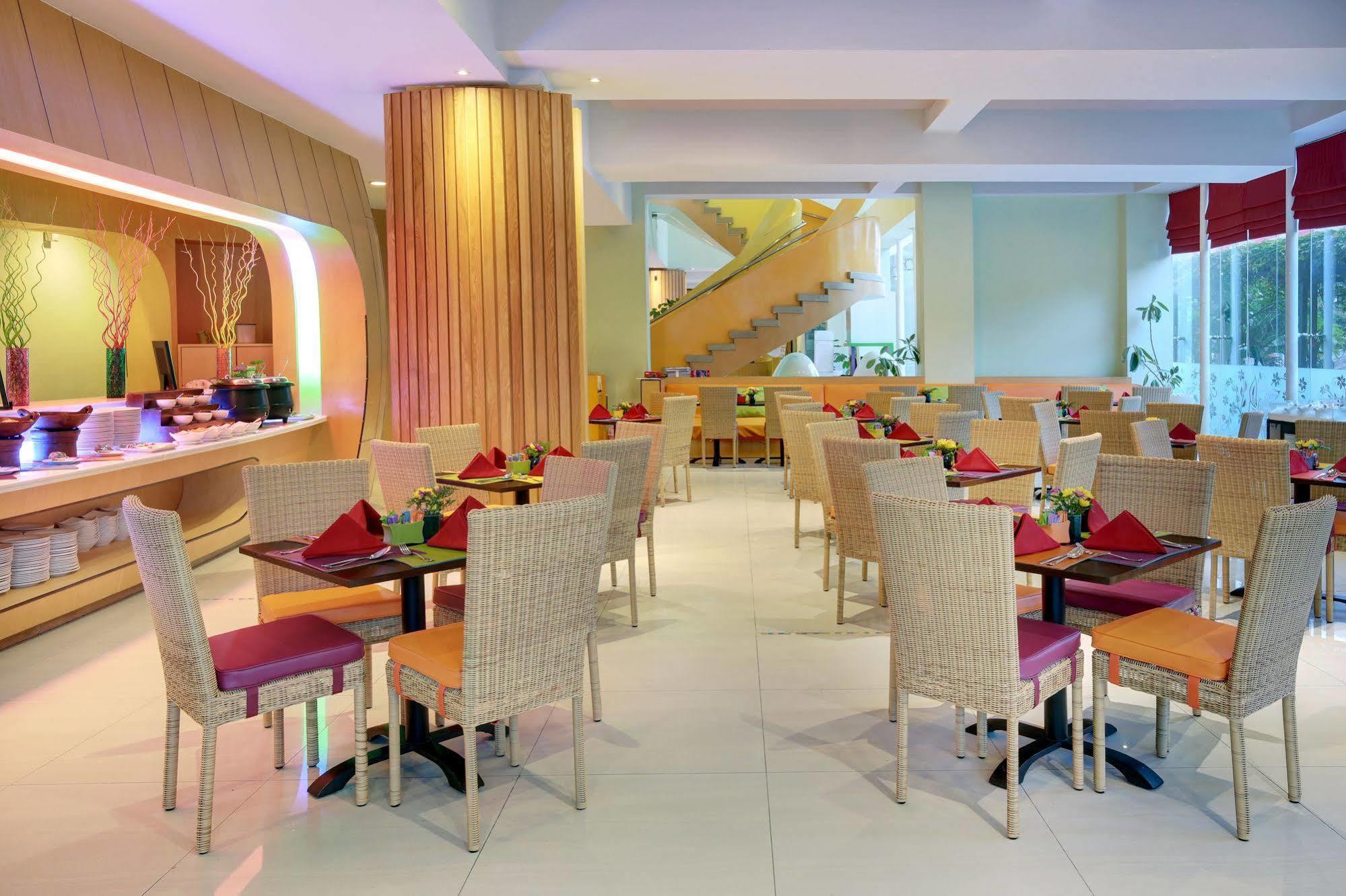 ibis Styles Yogyakarta Hotel Kültér fotó